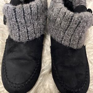 Airwalk Black Boots with Gray Knit Detail